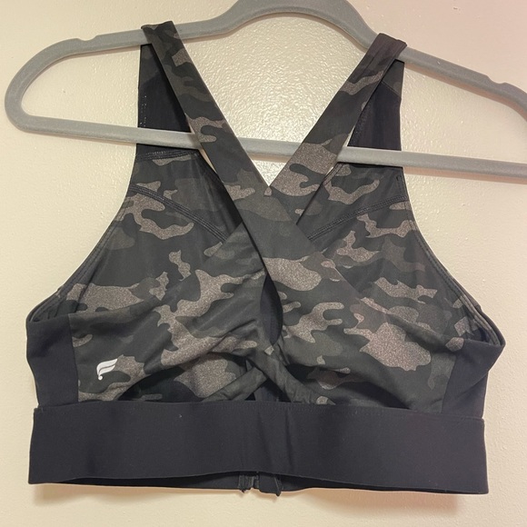 Fabletics camo zip sports bra, size M - Picture 4 of 4